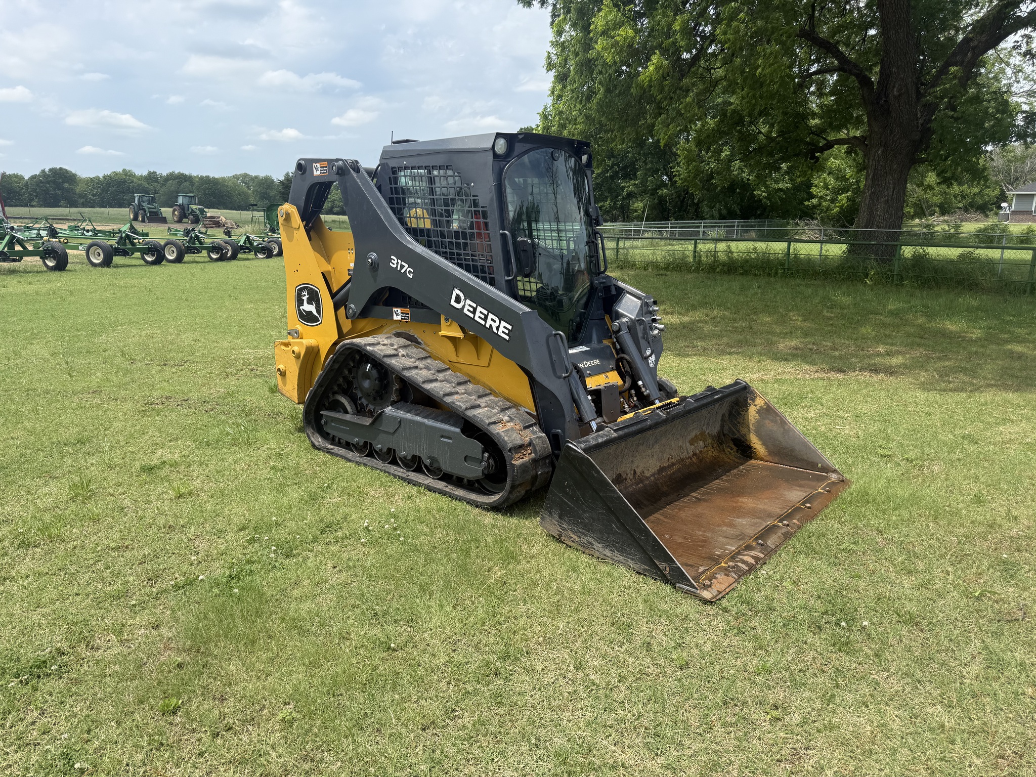 2020 John Deere 317G Image 1