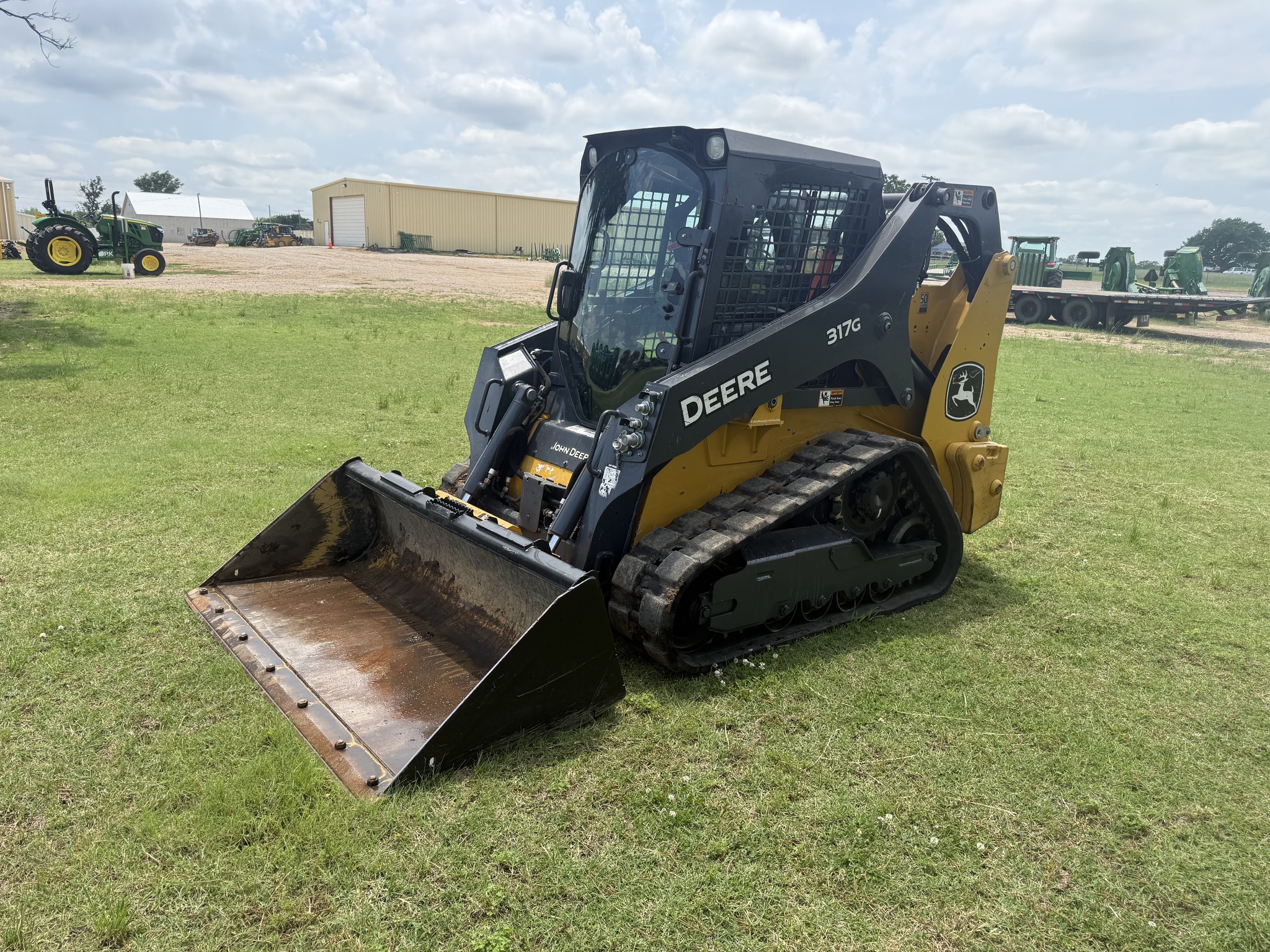 2020 John Deere 317G Image 7