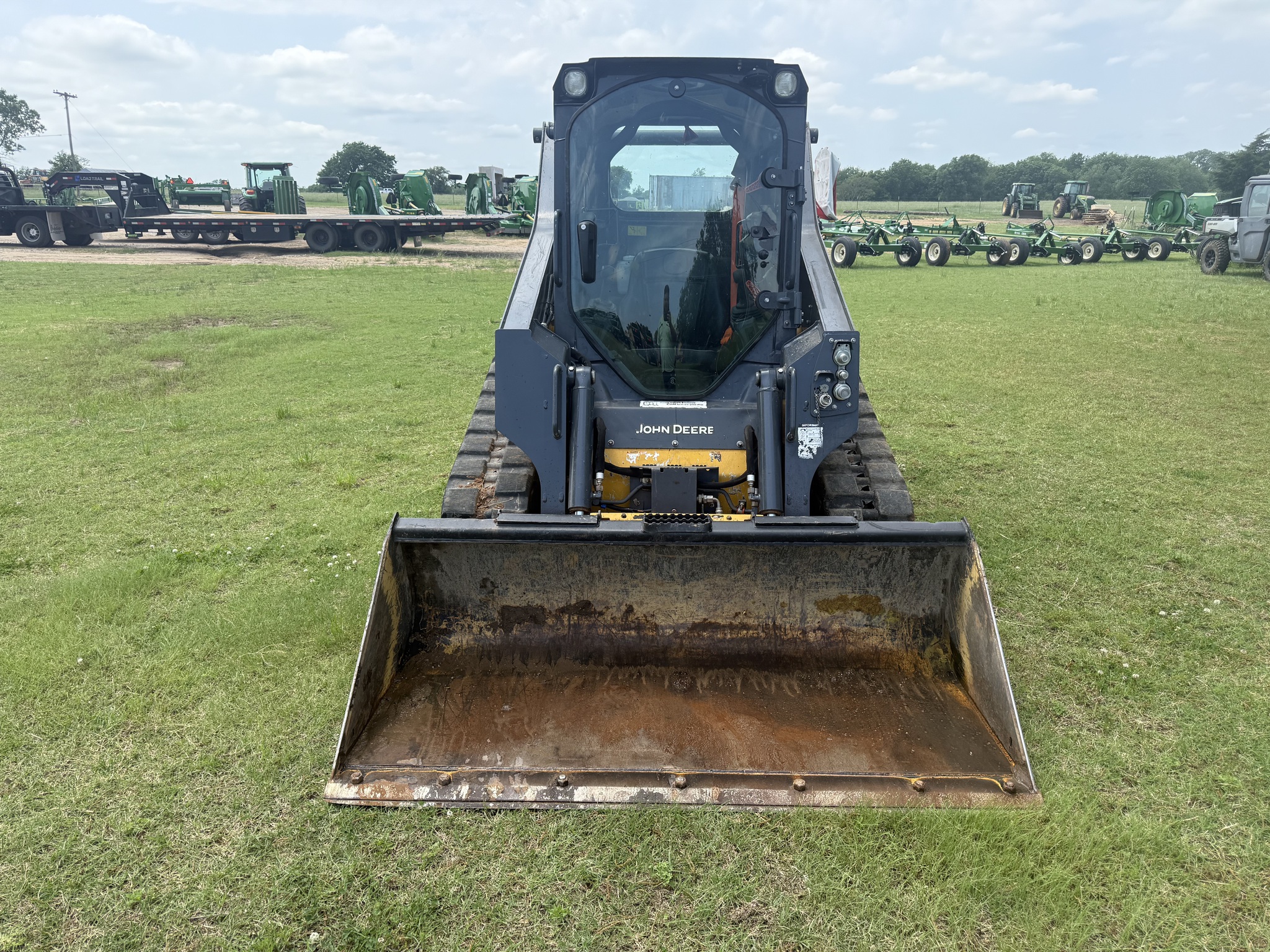 2020 John Deere 317G Image 8