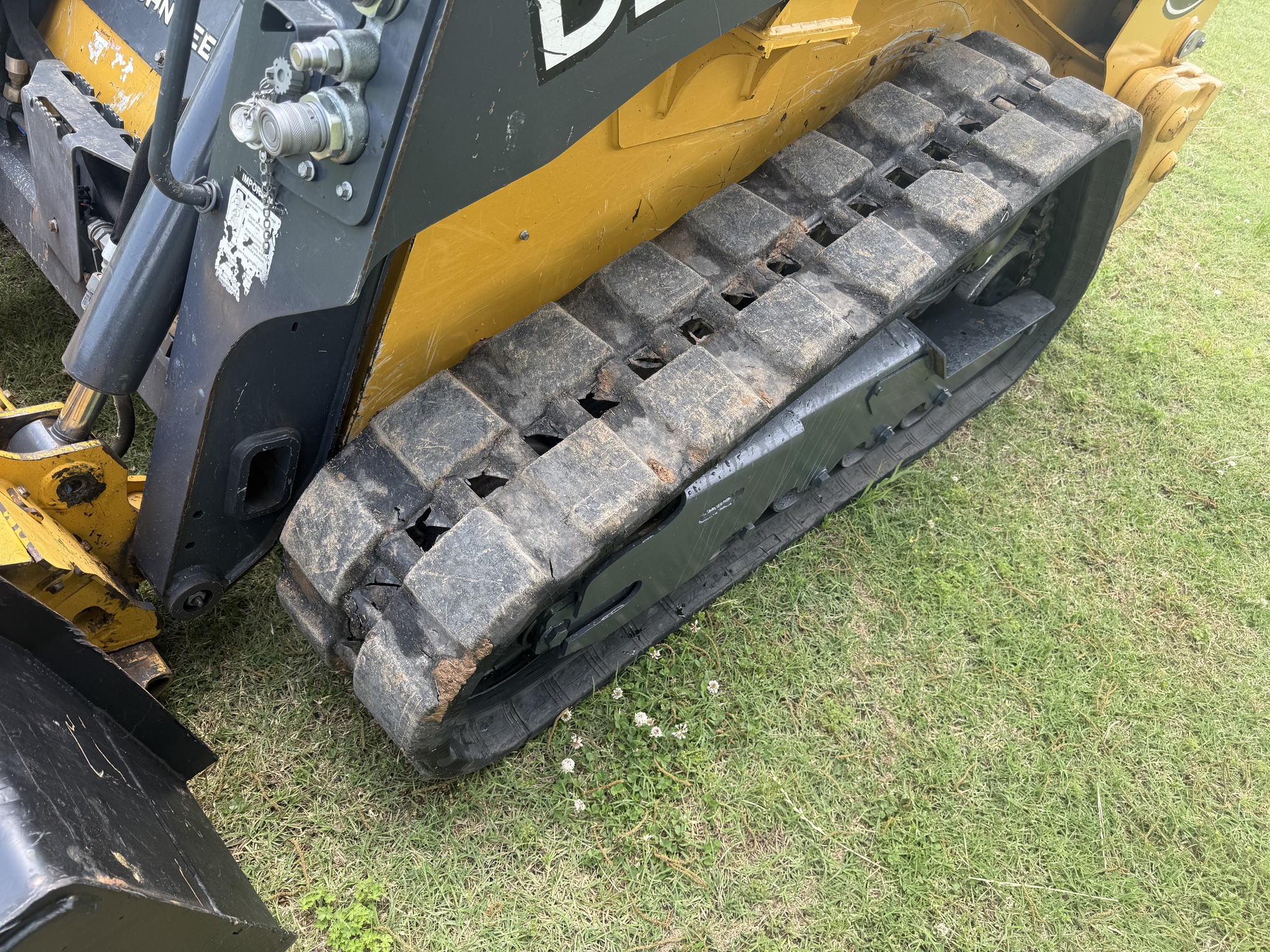 2020 John Deere 317G Image 11