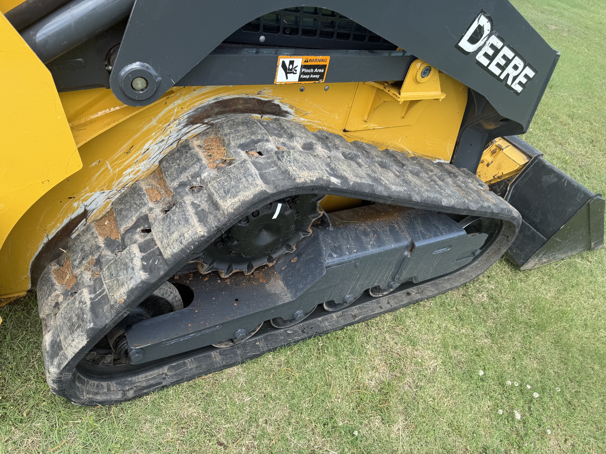 2020 John Deere 317G Image 13