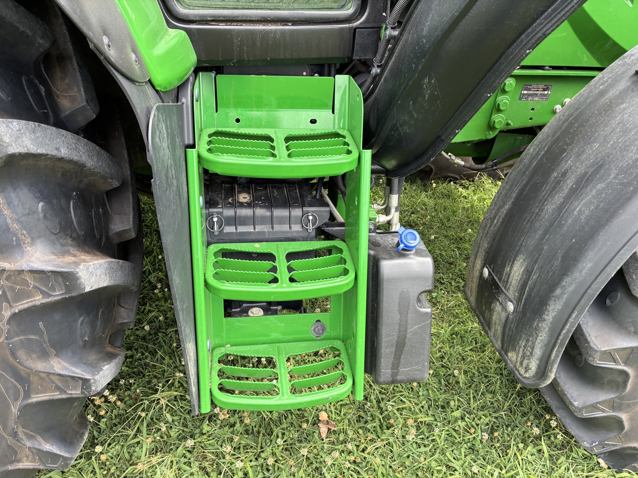 2024 John Deere 6120M Image 22