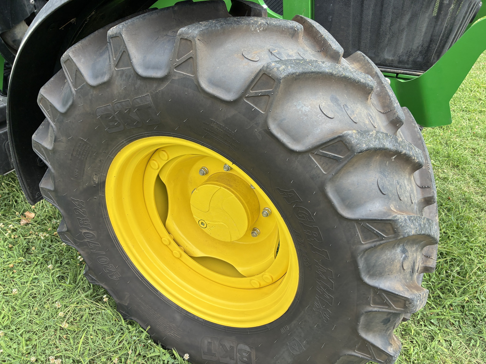 2024 John Deere 6120M Image 24