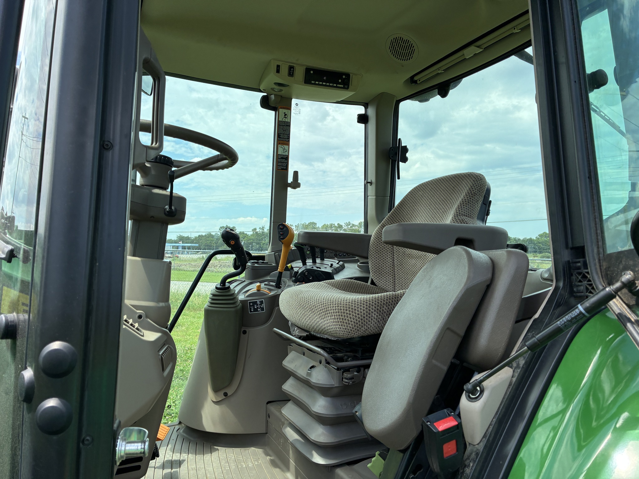 2024 John Deere 6120M Image 29