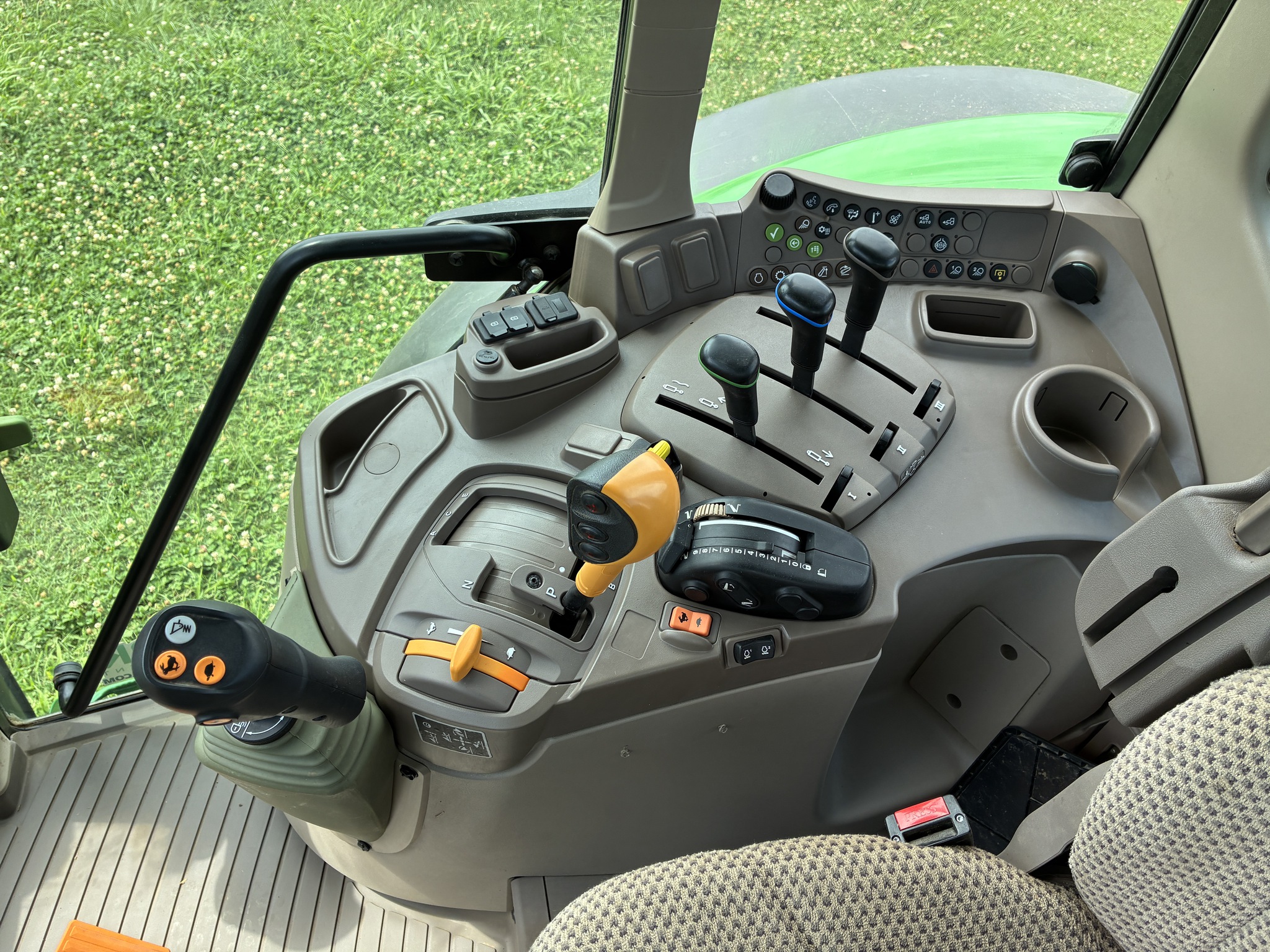 2024 John Deere 6120M Image 34