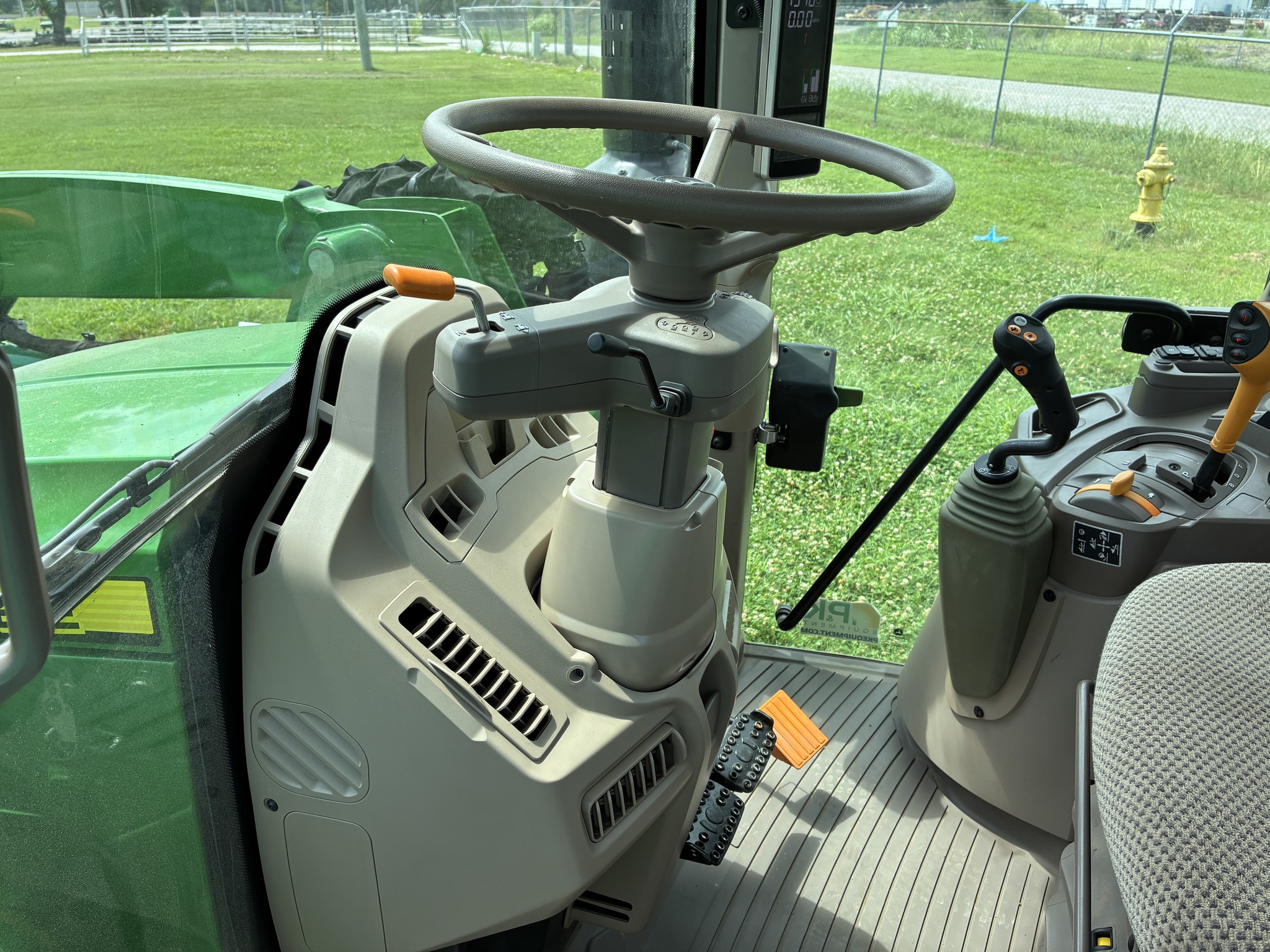 2024 John Deere 6120M Image 33