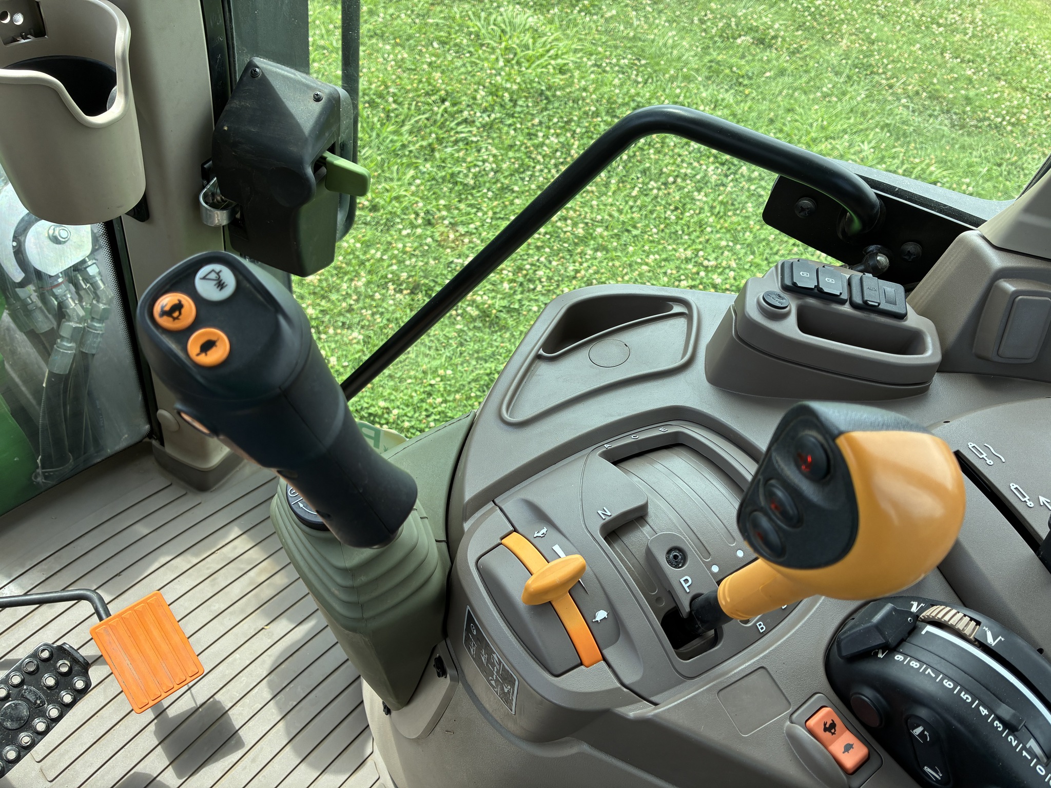 2024 John Deere 6120M Image 37