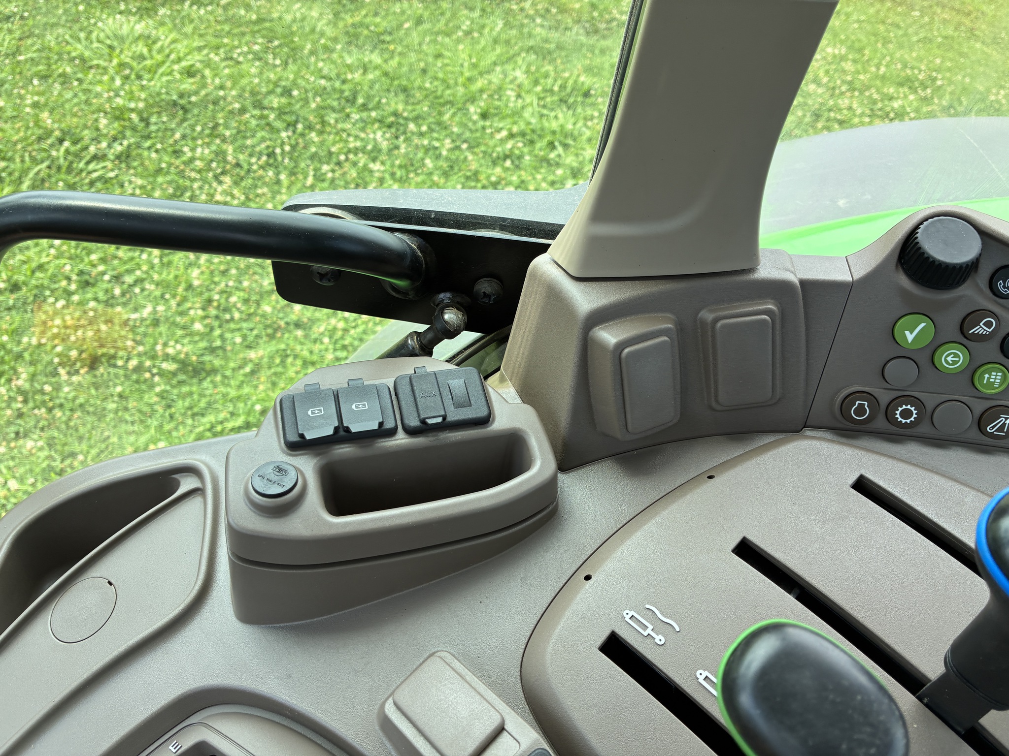 2024 John Deere 6120M Image 35