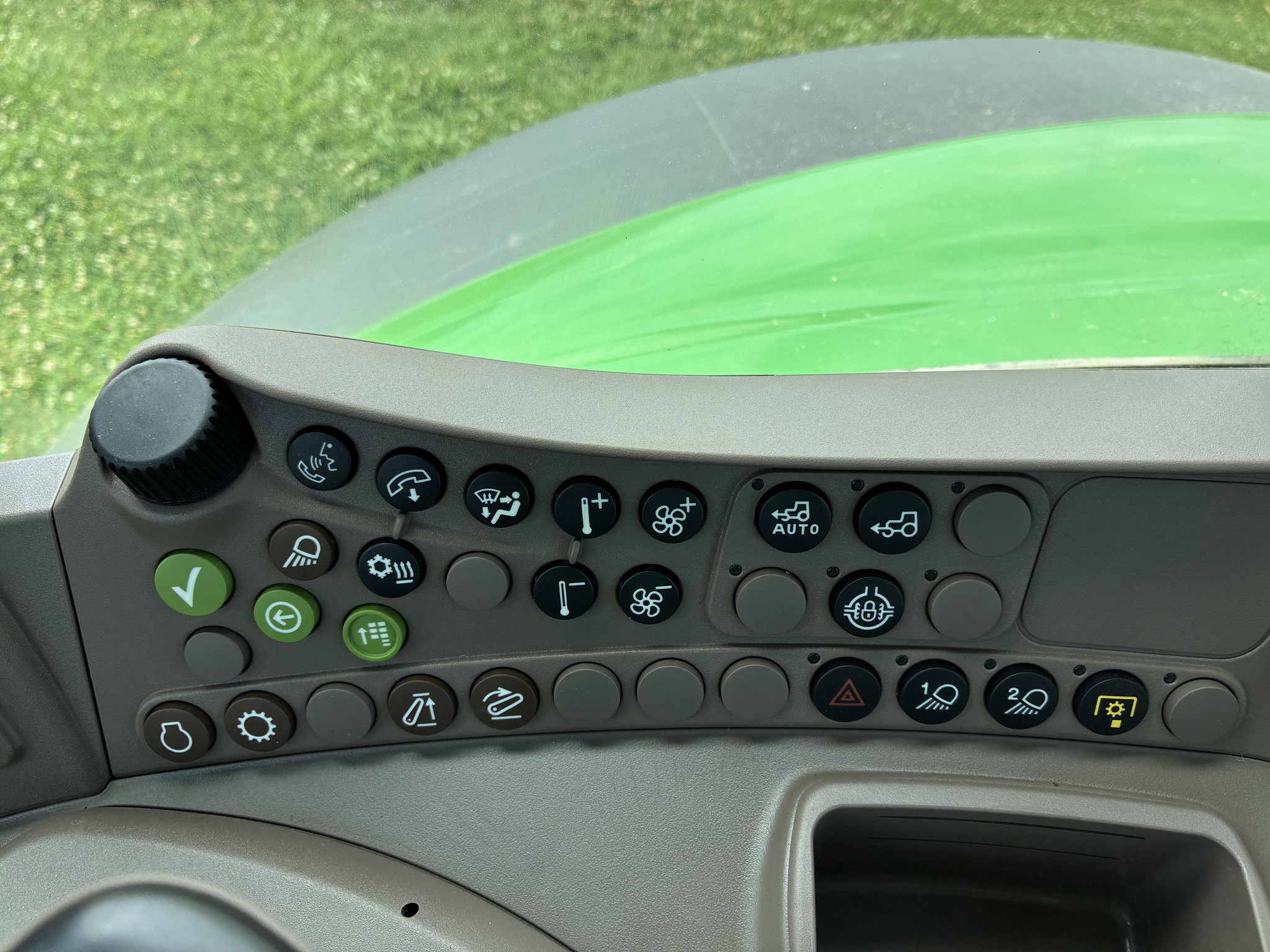 2024 John Deere 6120M Image 40