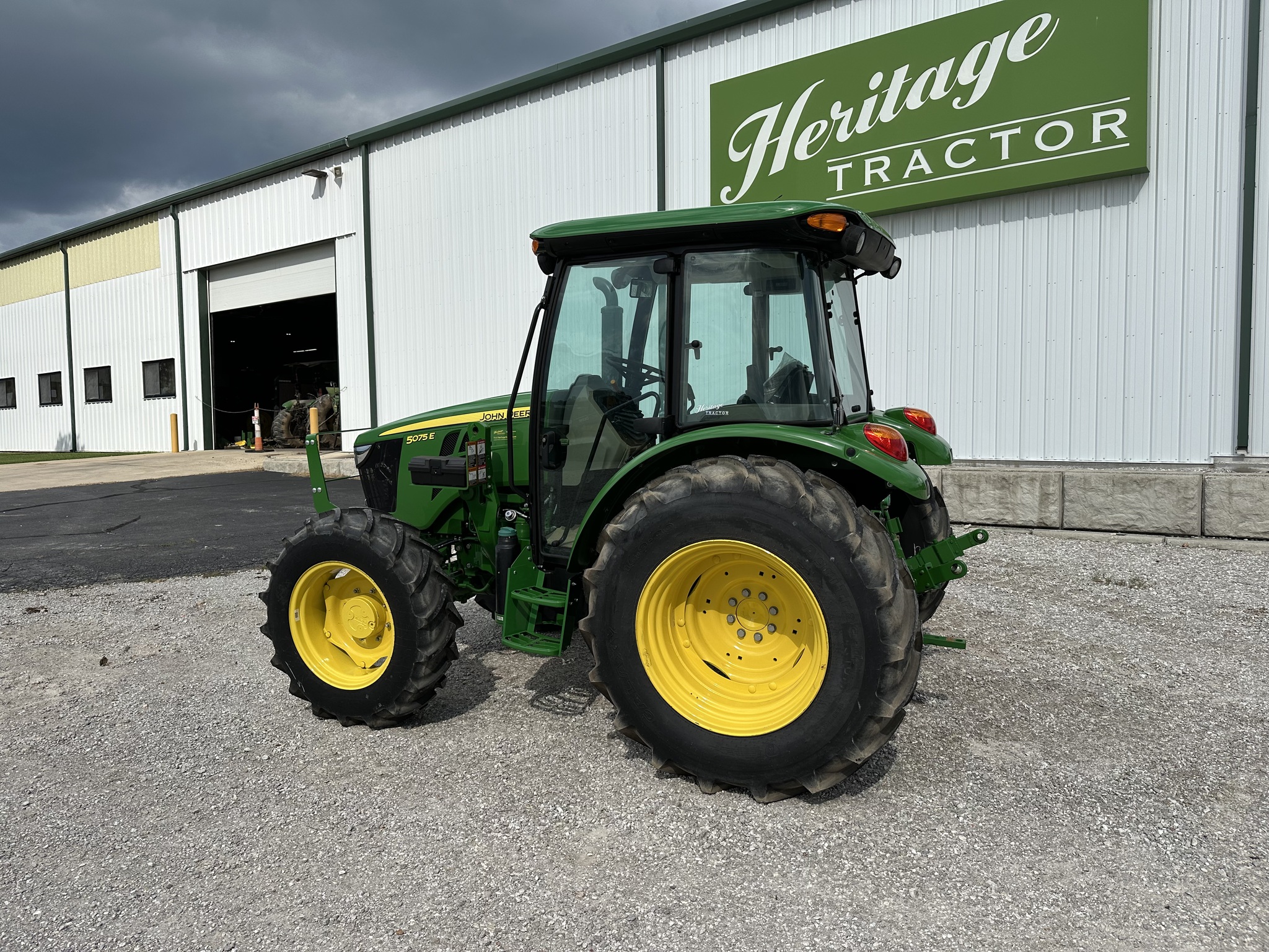  2024 John Deere 5075E at Heritage Tractor in Joplin, MO