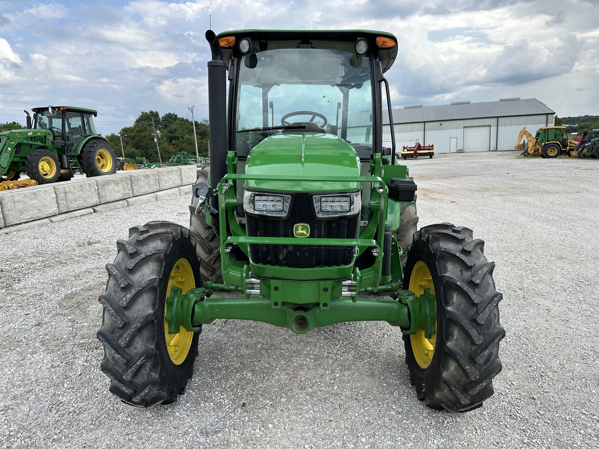  2024 John Deere 5075E at Heritage Tractor in Joplin, MO