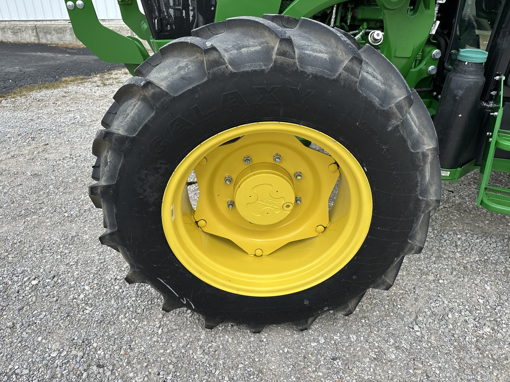  2024 John Deere 5075E at Heritage Tractor in Joplin, MO