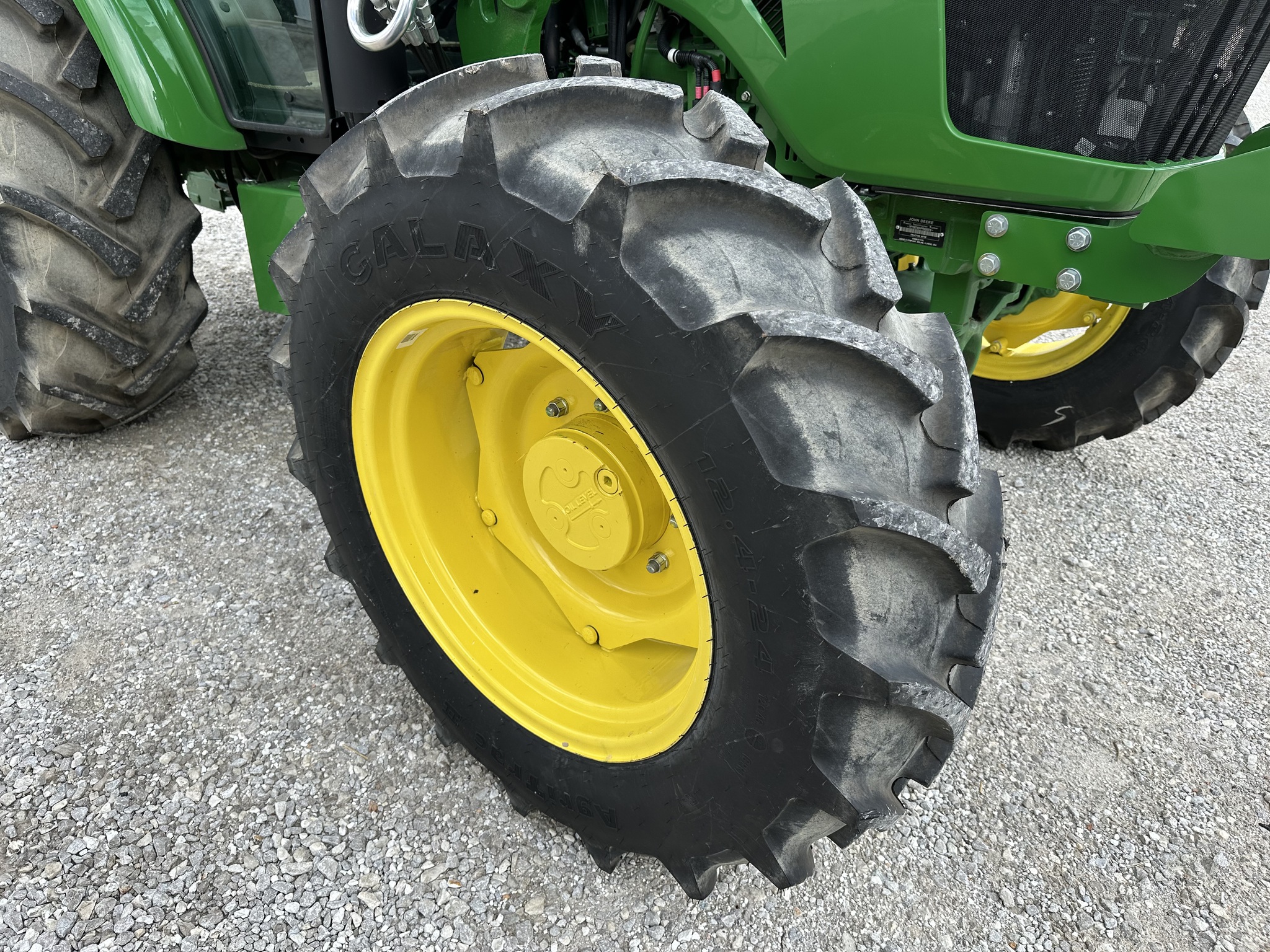  2024 John Deere 5075E at Heritage Tractor in Joplin, MO