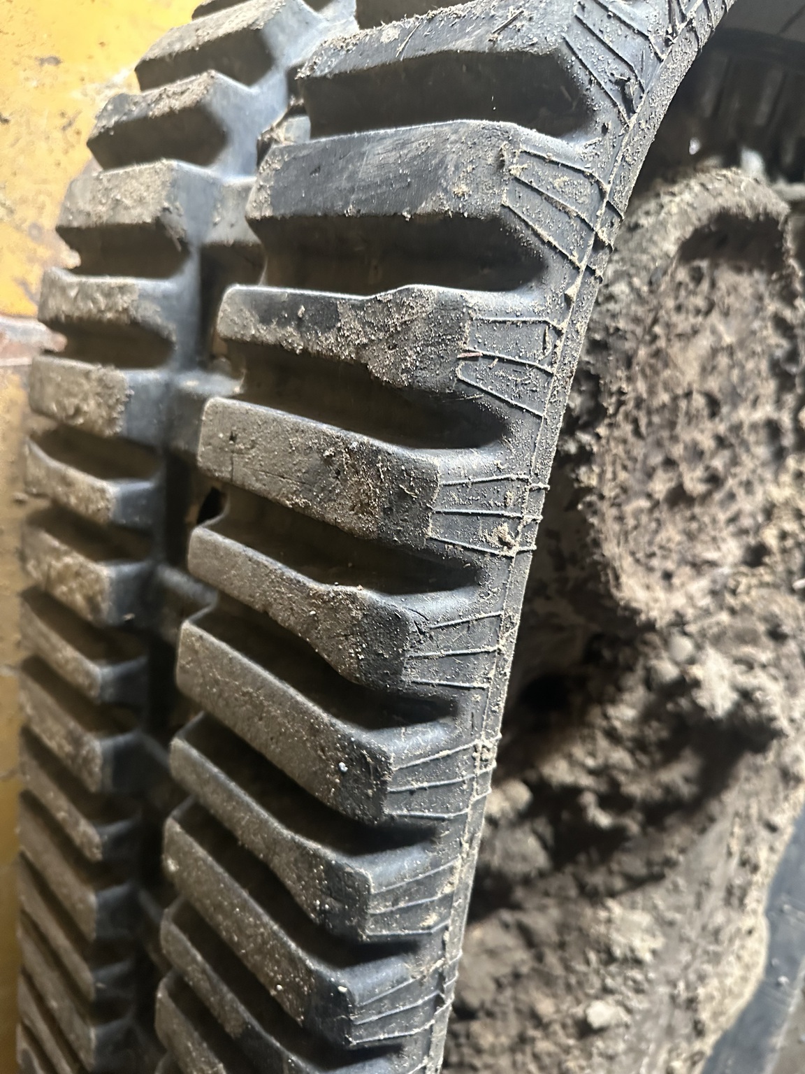 2009 John Deere CT322 Image 3