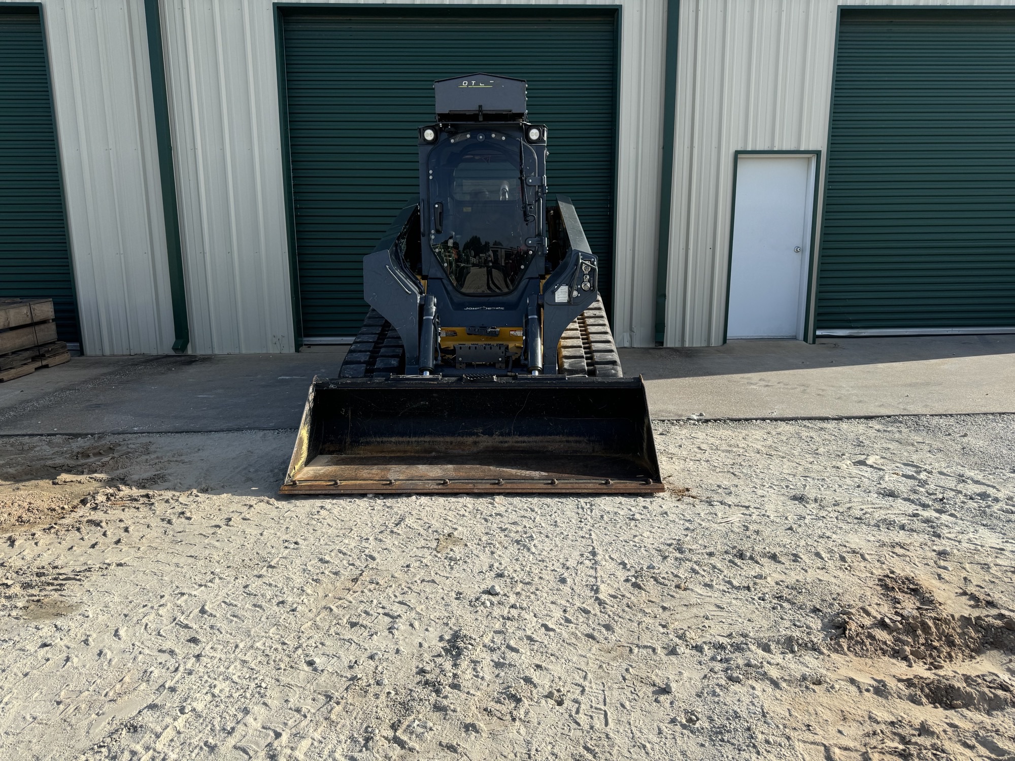 2023 John Deere 333G Image 9