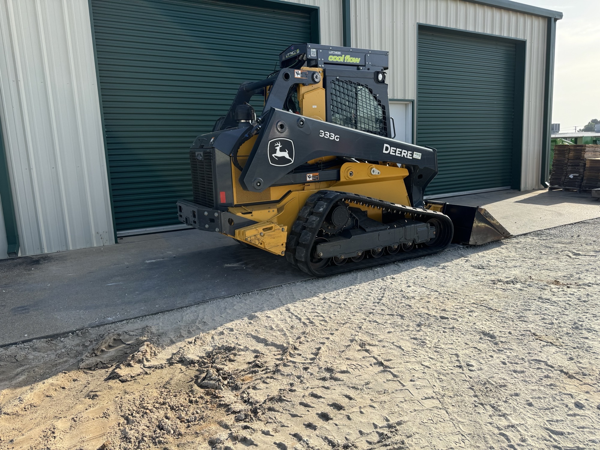 2023 John Deere 333G Image 7