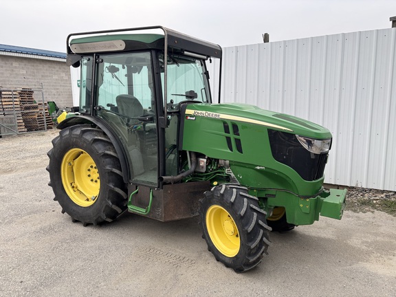 2017 John Deere 5100GN