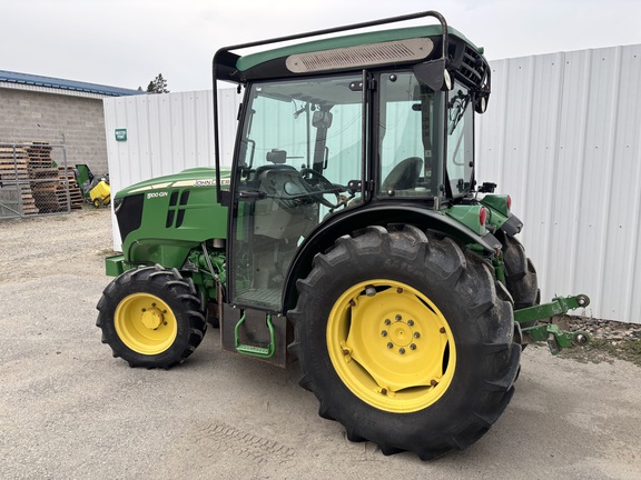 2017 John Deere 5100GN