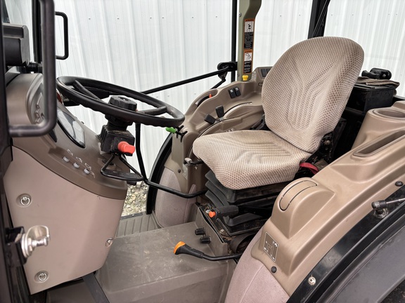 2017 John Deere 5100GN
