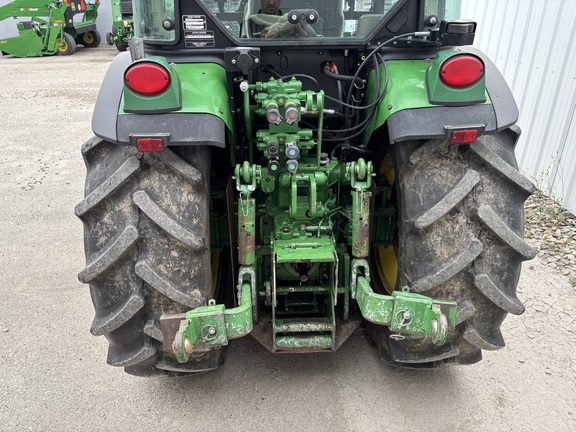 2017 John Deere 5100GN