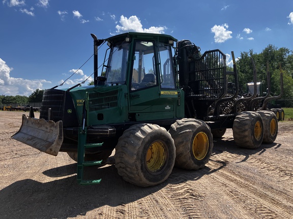 Photo of a 2003 John Deere 1110D