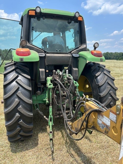 2008 John Deere 7130 Image 2