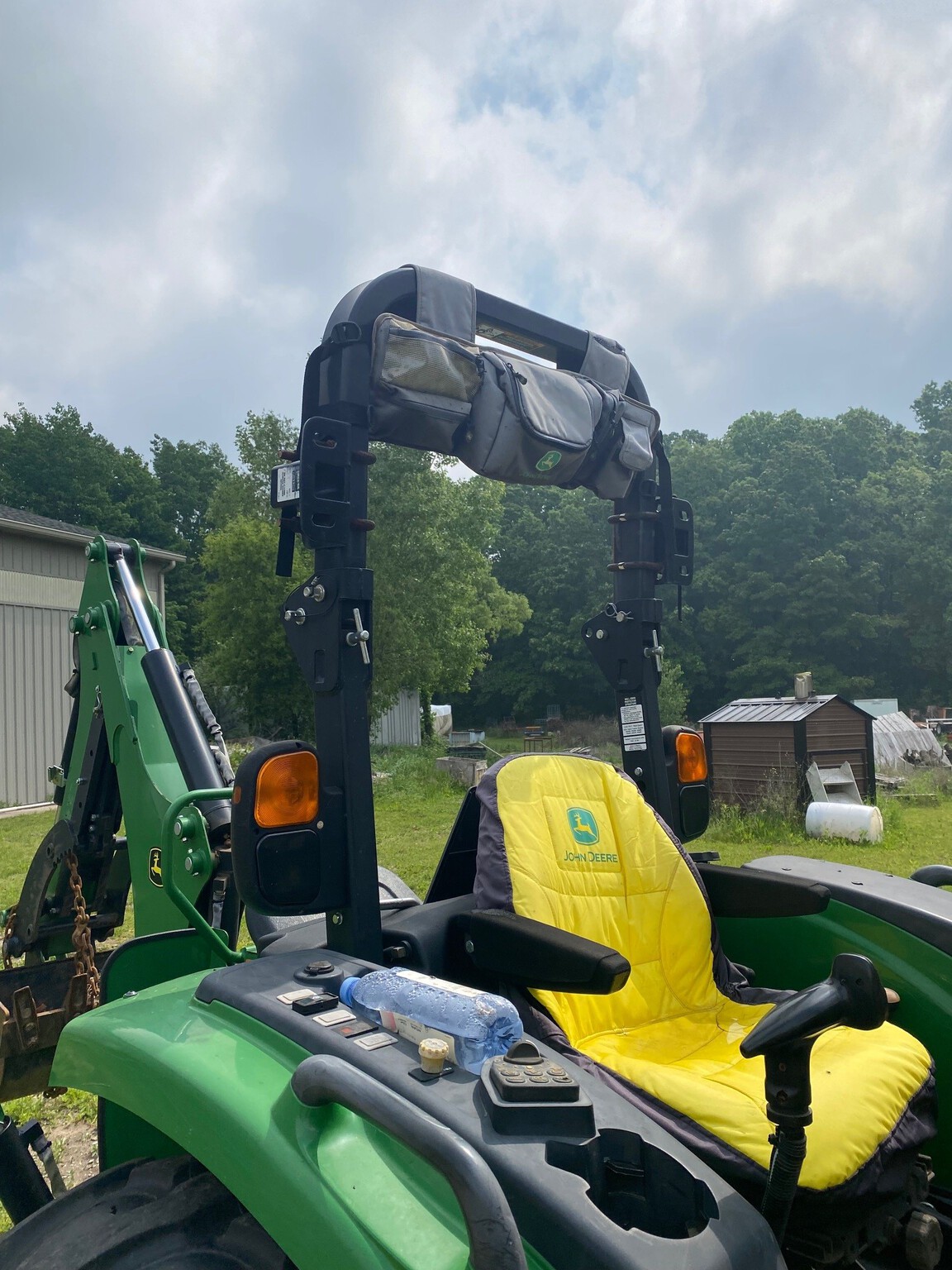 2016 John Deere 4066R Image 2