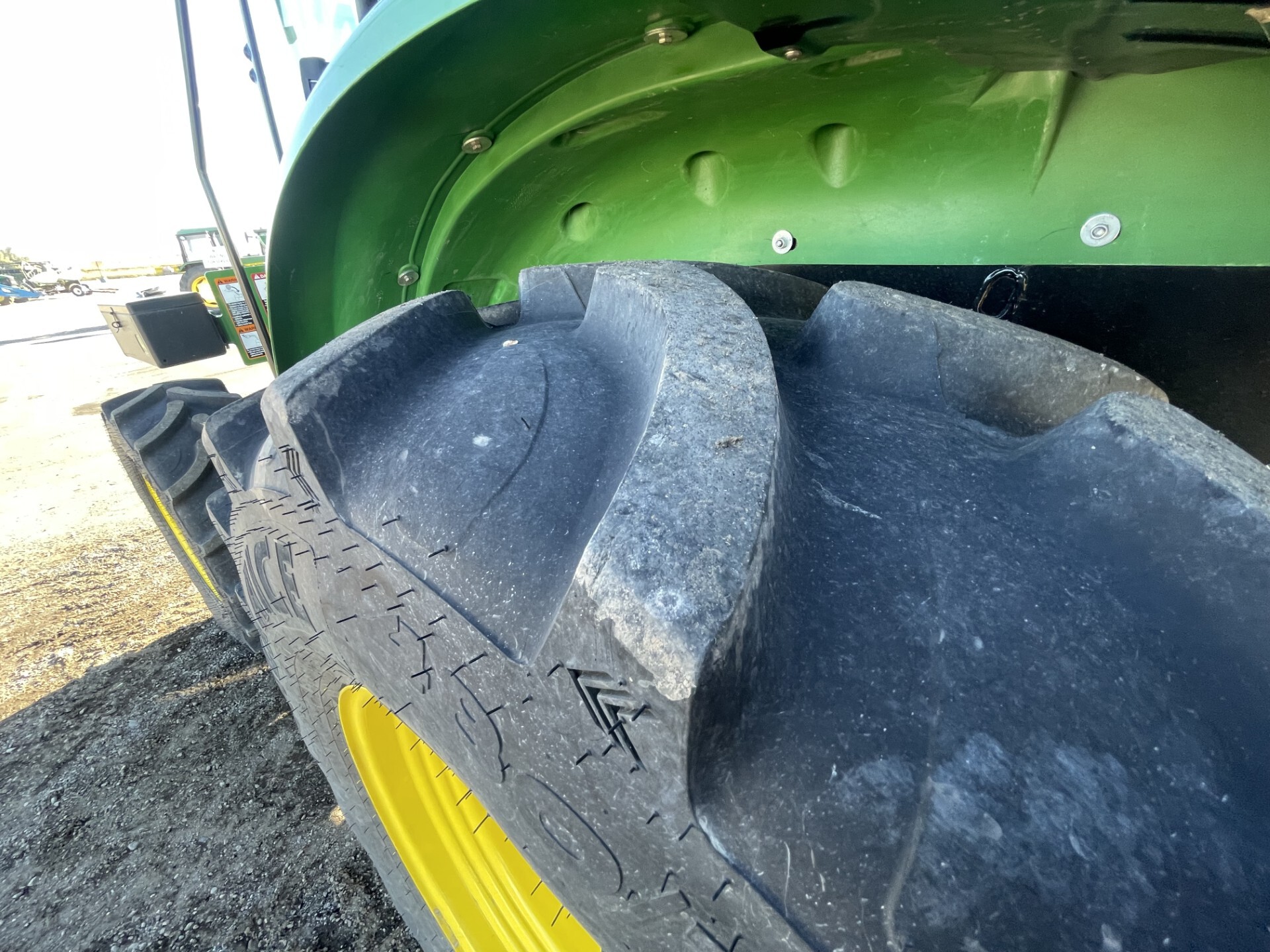 2024 John Deere 5105M Image 12