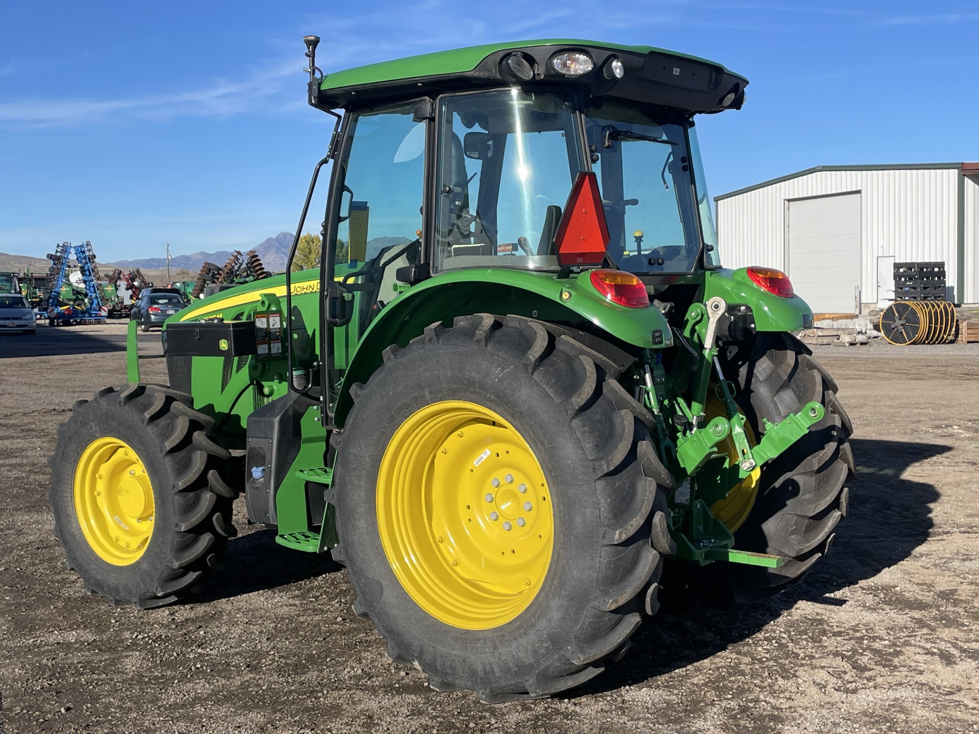 2024 John Deere 5105M Image 3