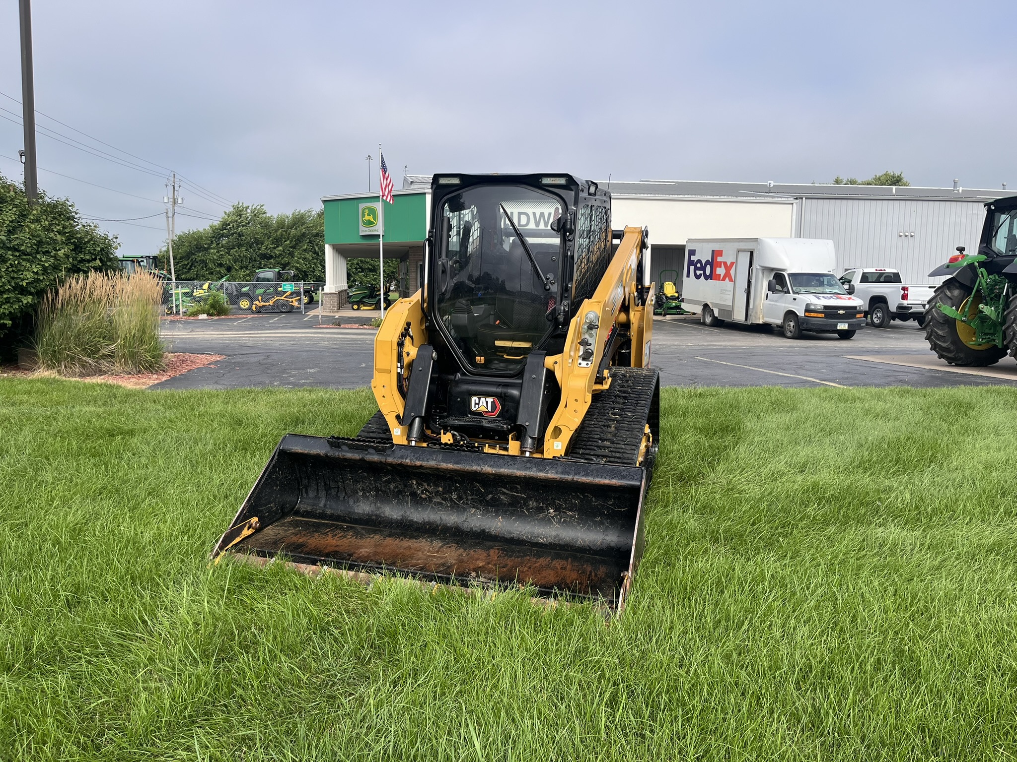 2023 Caterpillar 255 Image 1