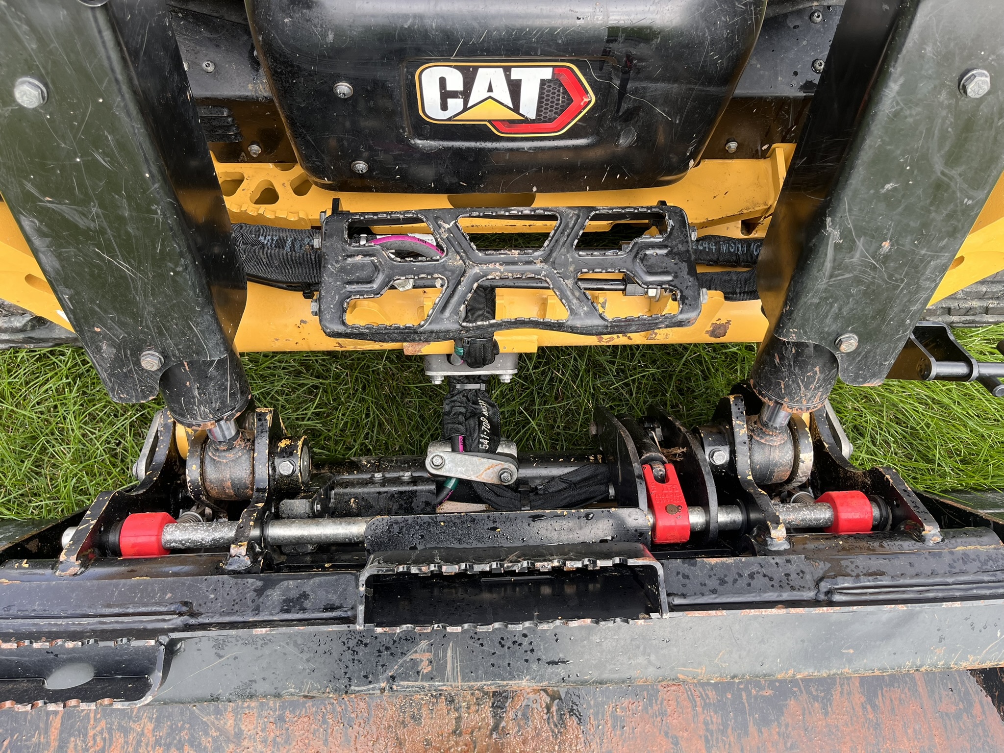 2023 Caterpillar 255 Image 11