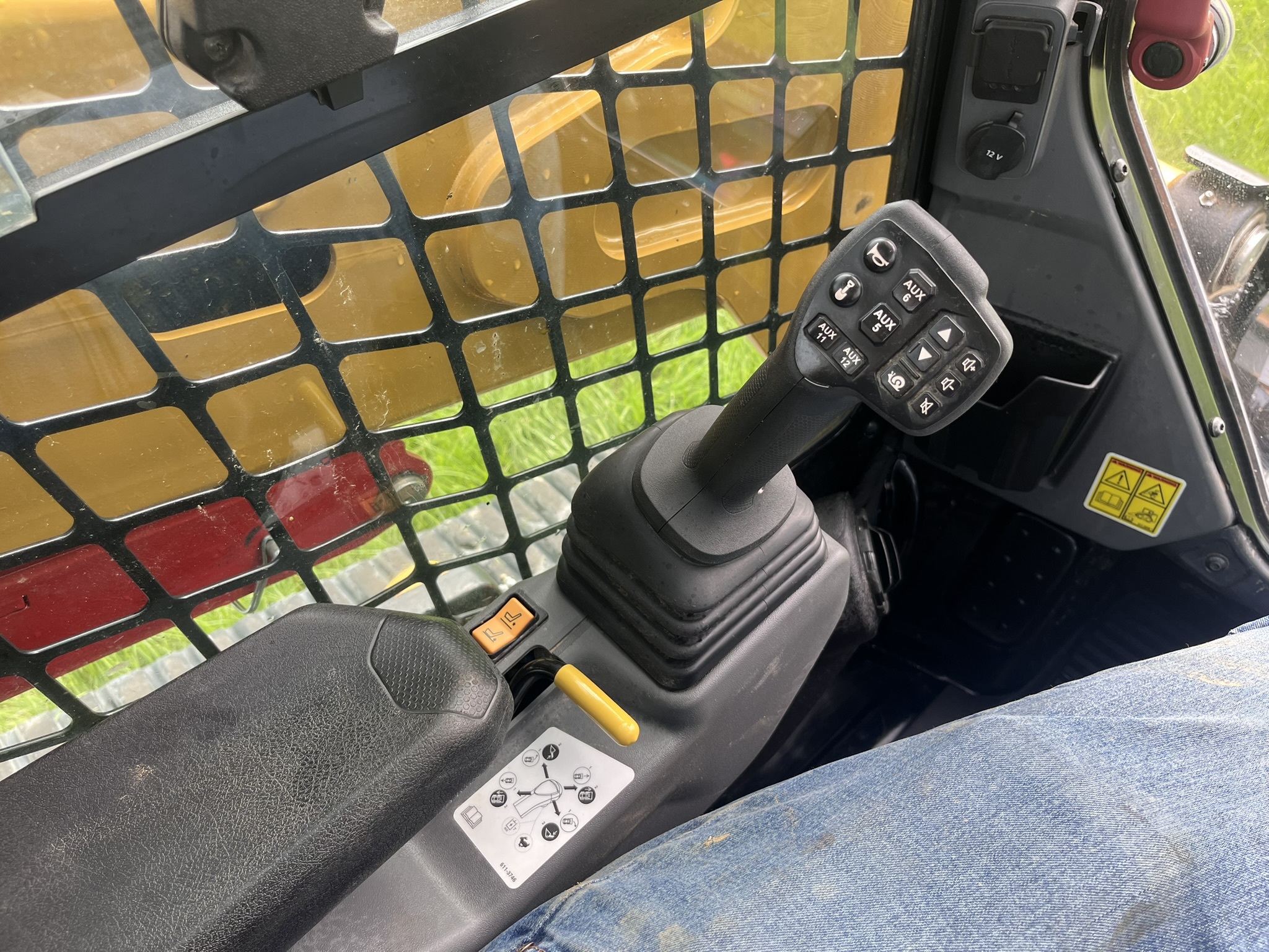 2023 Caterpillar 255 Image 19