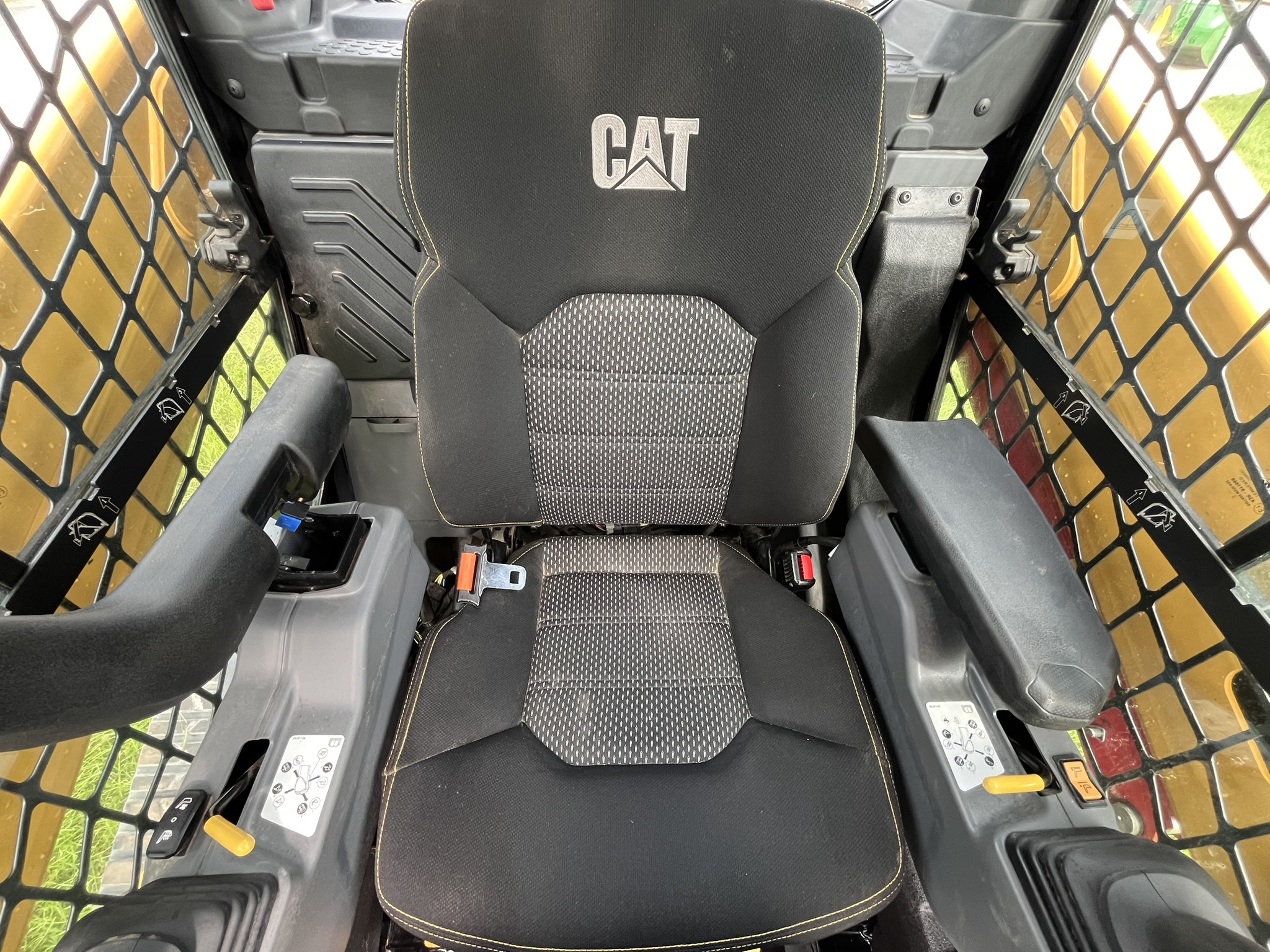 2023 Caterpillar 255 Image 14