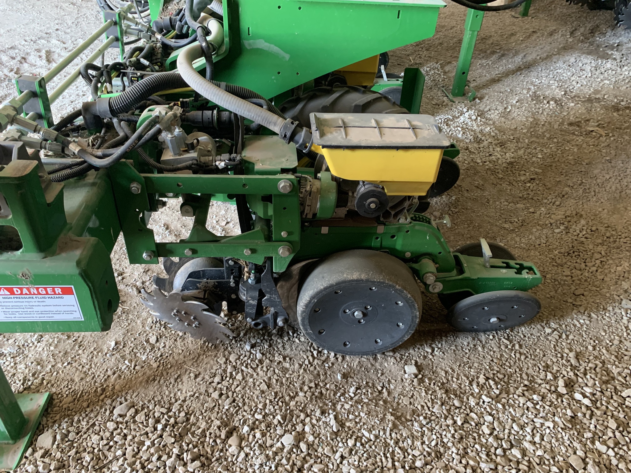 2023 John Deere 1725 CCS Image 4