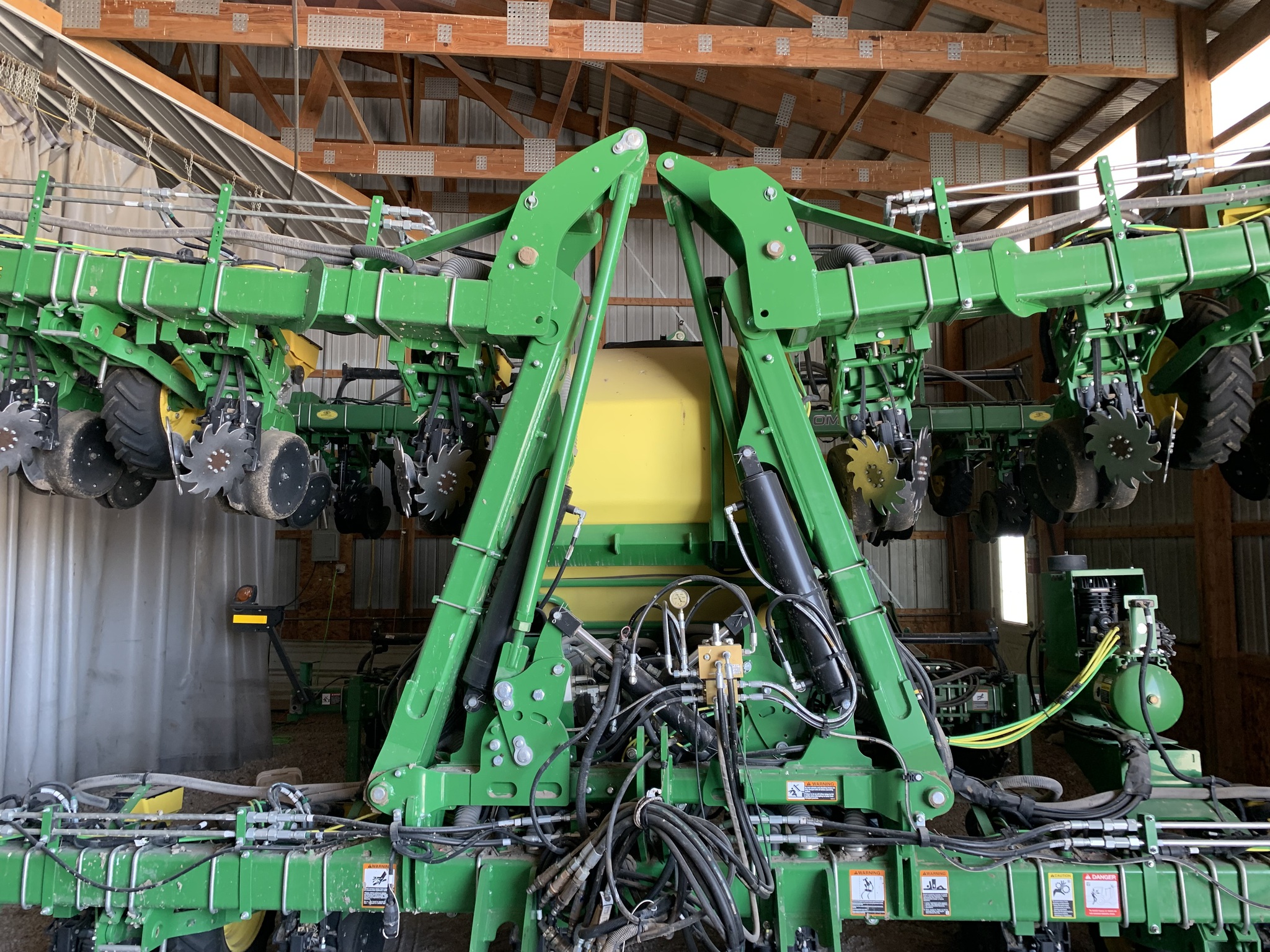 2023 John Deere 1725 CCS Image 1