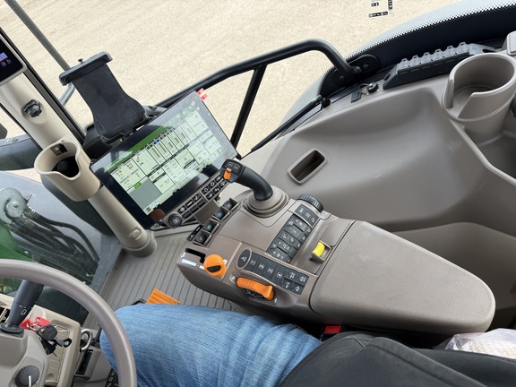 2025 John Deere 6R 155 - Photo32