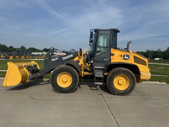 Photo of a 2020 John Deere 344L