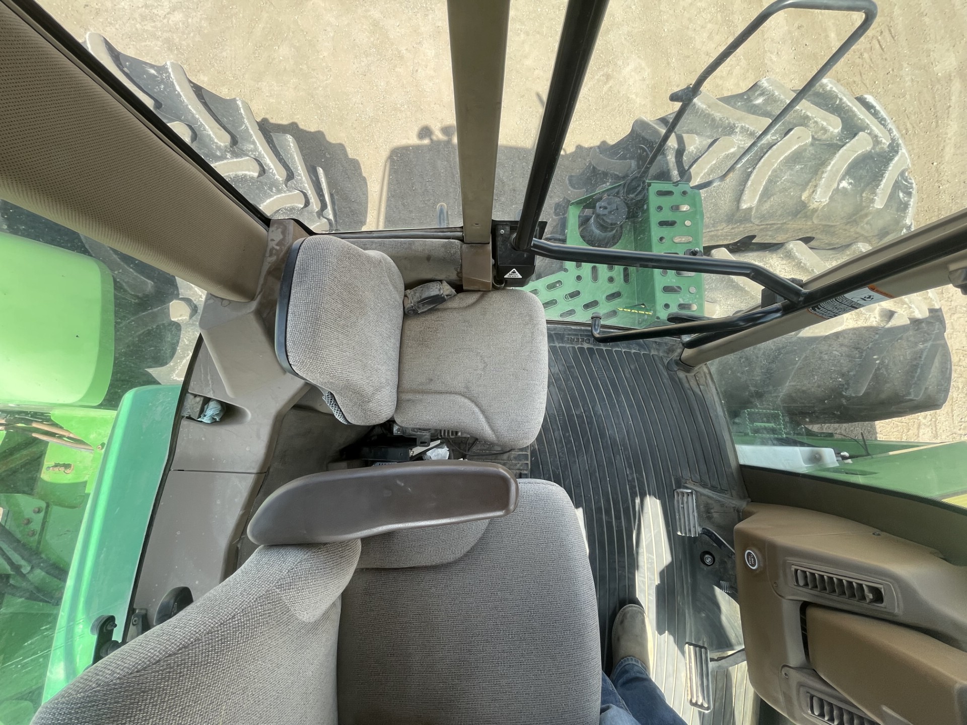 2010 John Deere 9530 Image 31