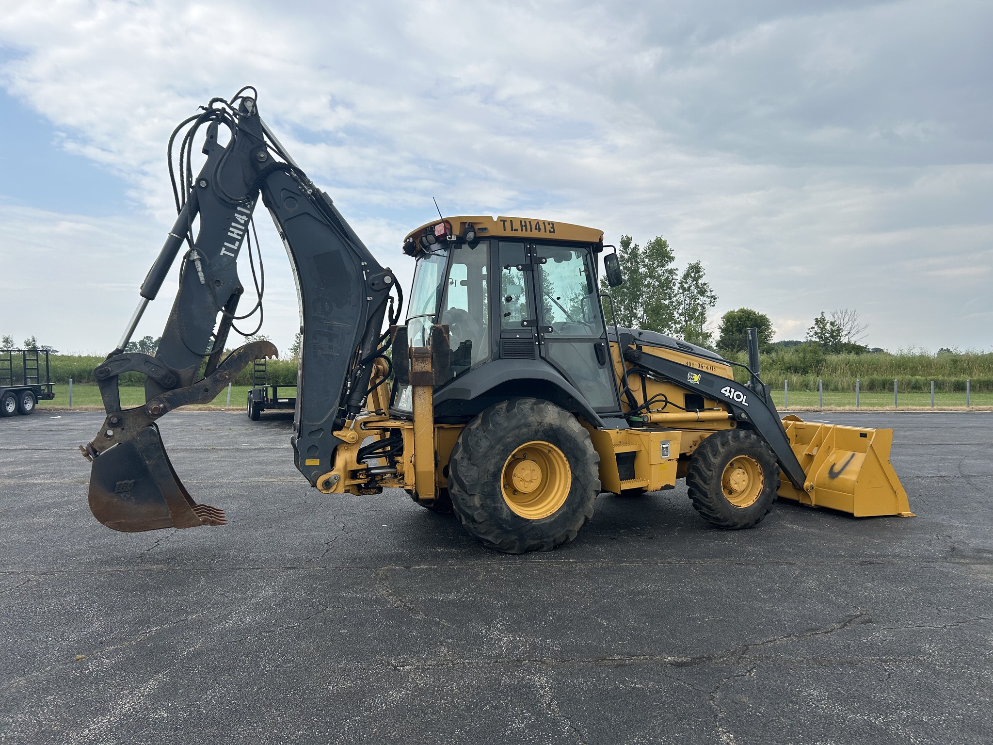 2015 John Deere 410L Image 3