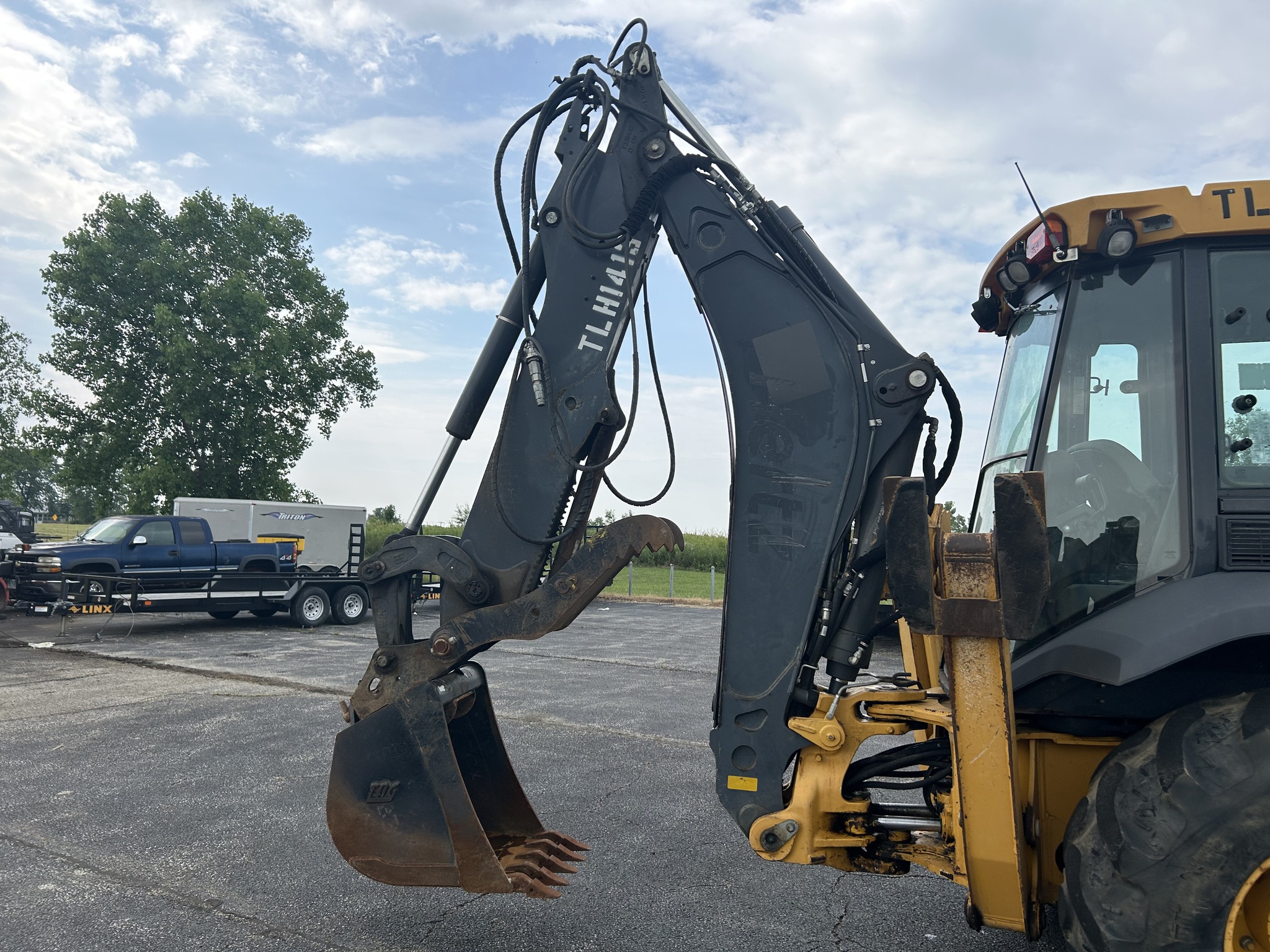 2015 John Deere 410L Image 10