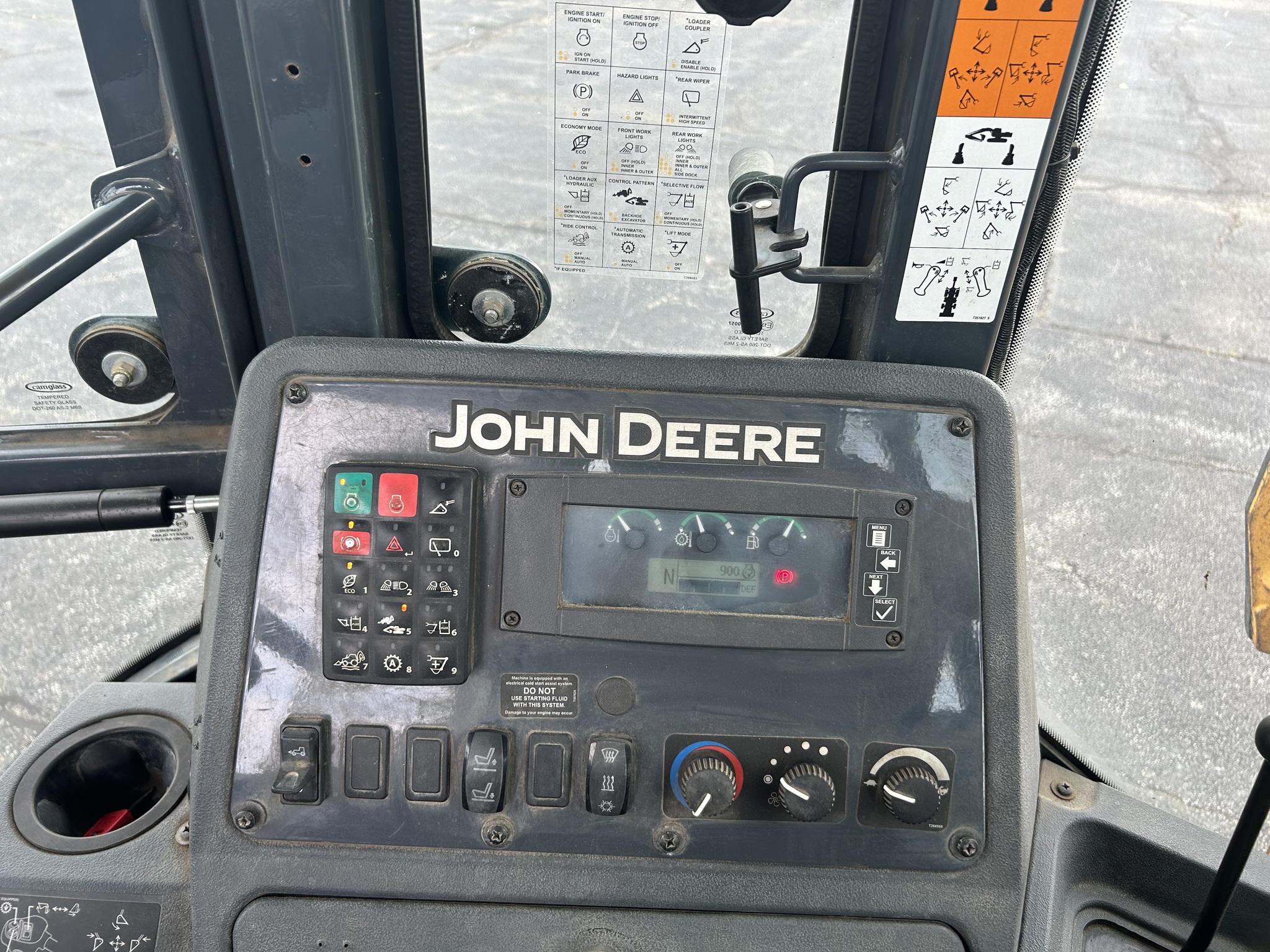 2015 John Deere 410L Image 16
