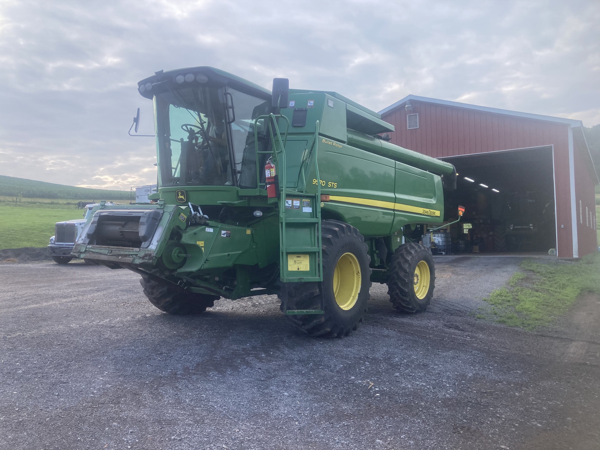 2009 John Deere 9570 STS Image 1