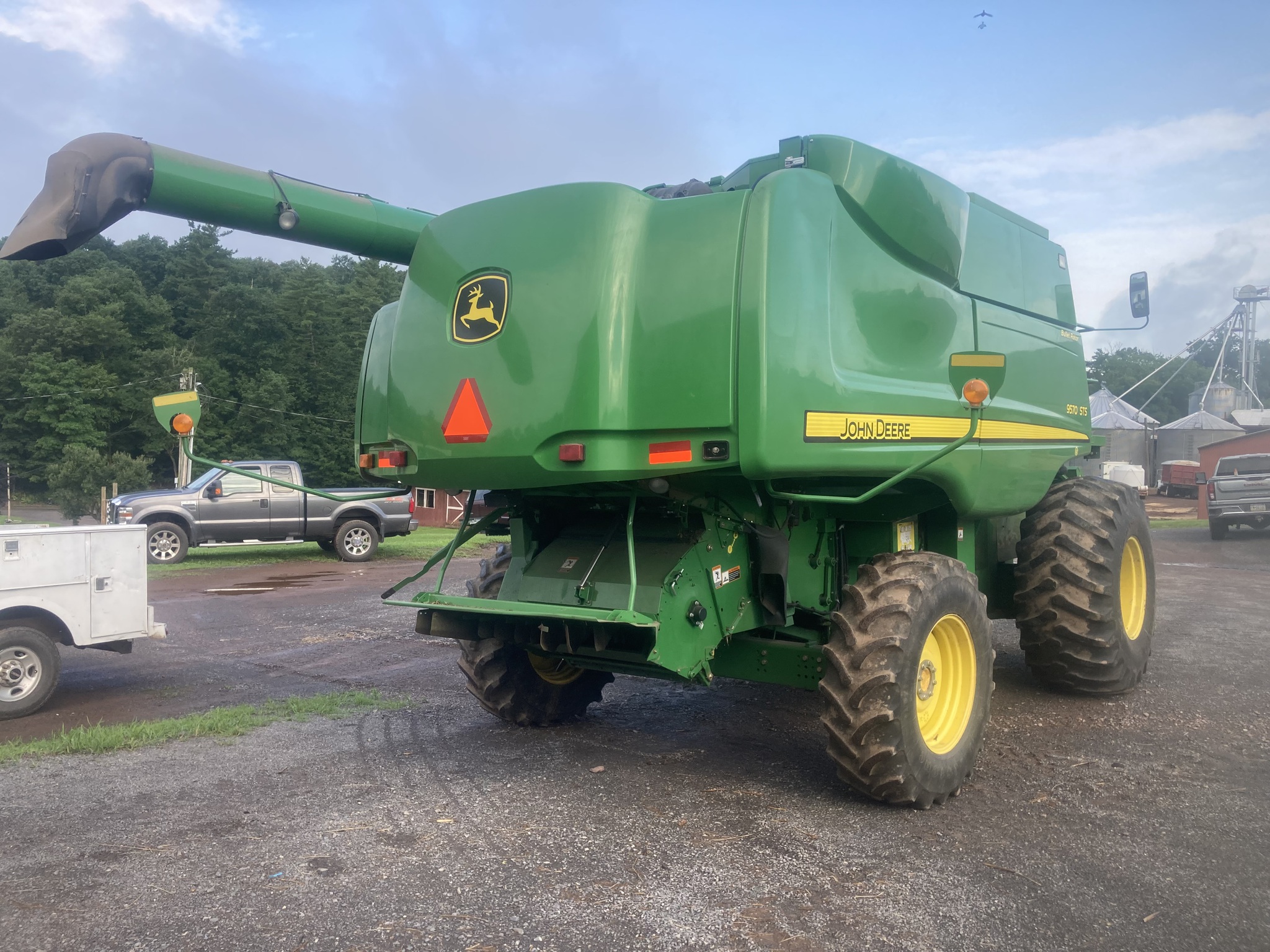 2009 John Deere 9570 STS Image 4