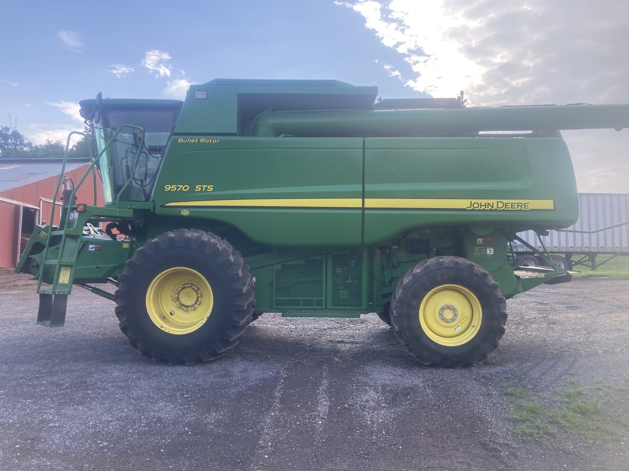 2009 John Deere 9570 STS Image 2