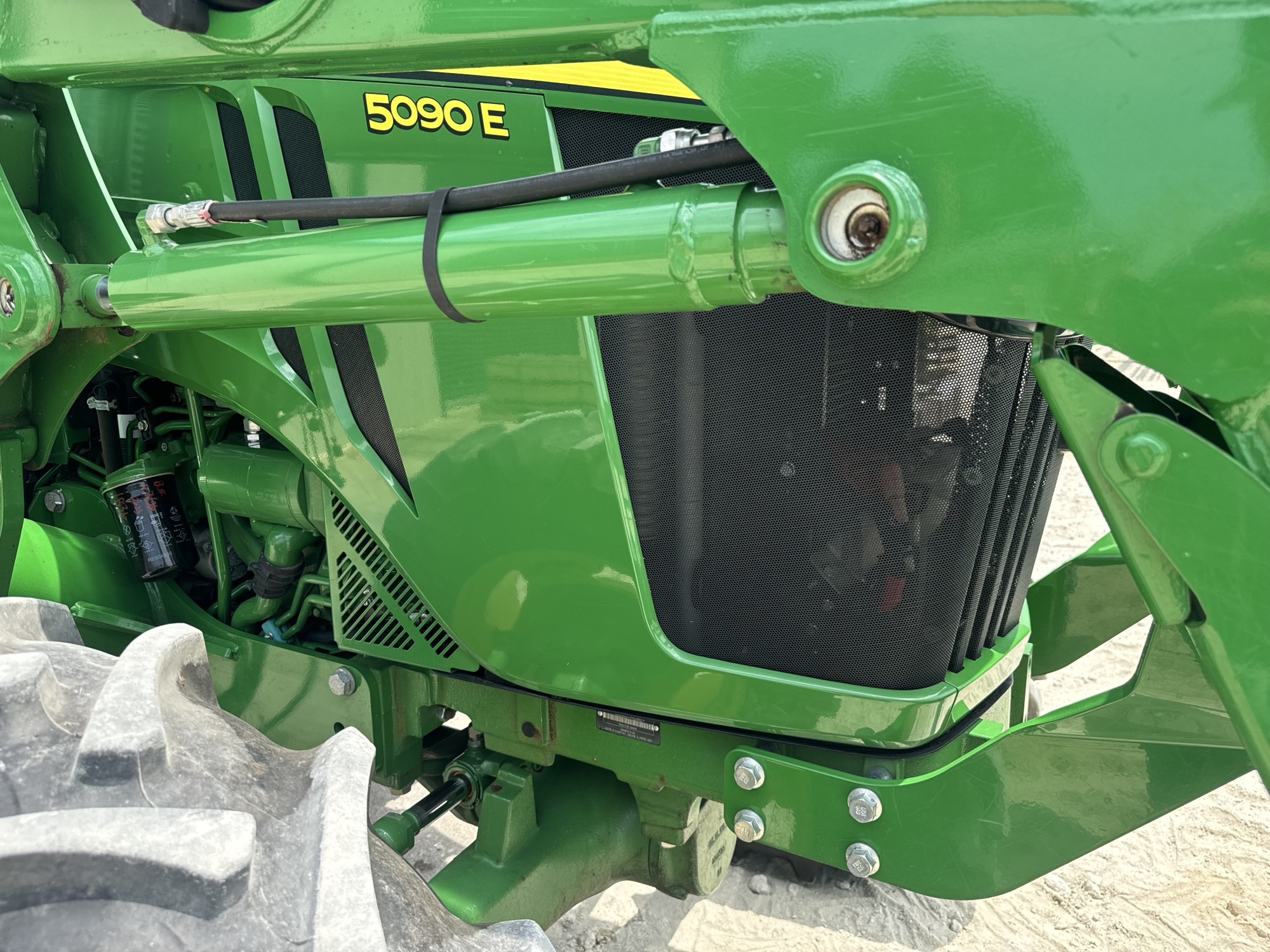2020 John Deere 5090E Image 9