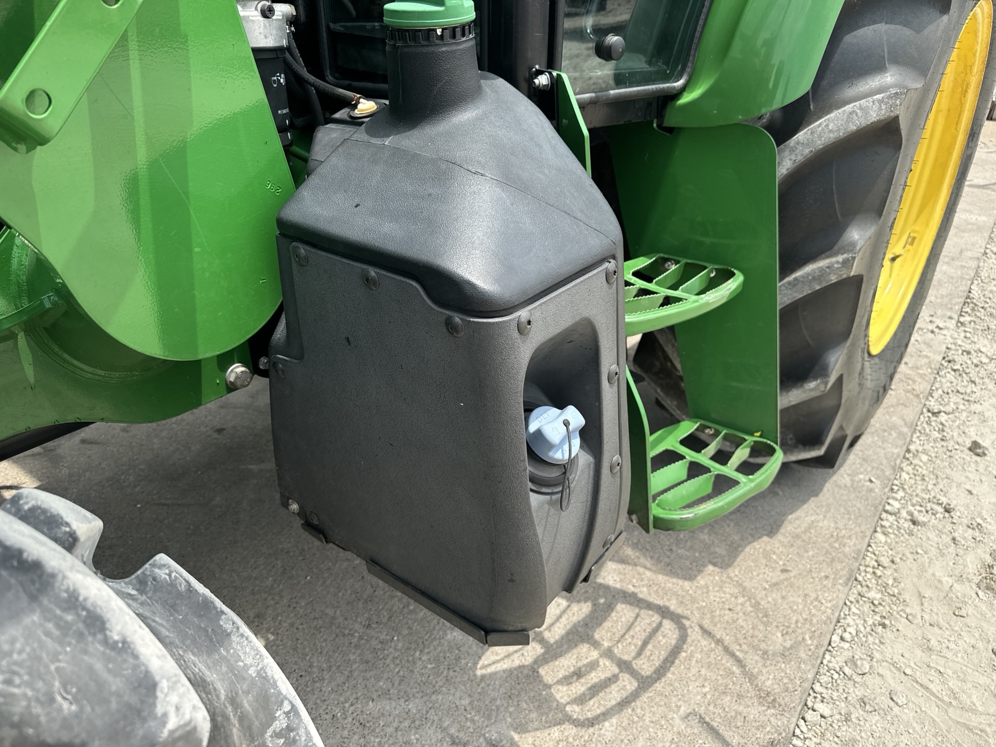 2020 John Deere 5090E Image 12