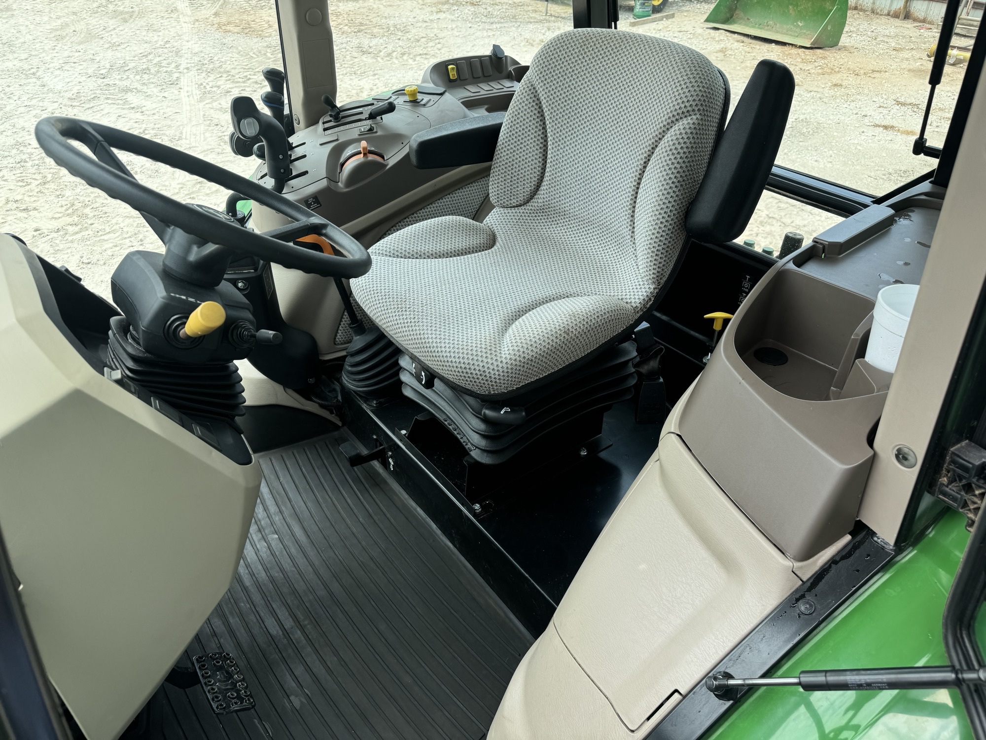 2020 John Deere 5090E Image 19