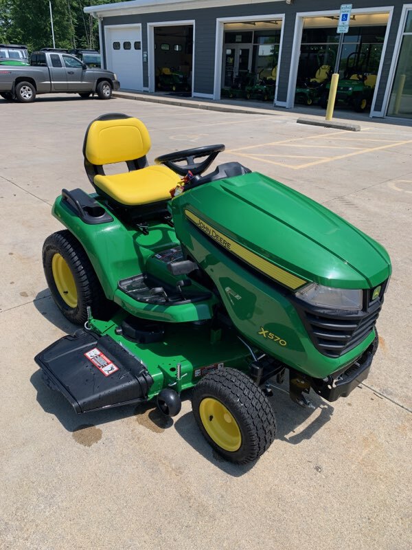 2024 John Deere X570 Image 4