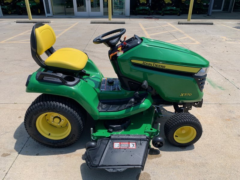 2024 John Deere X570 Image 5