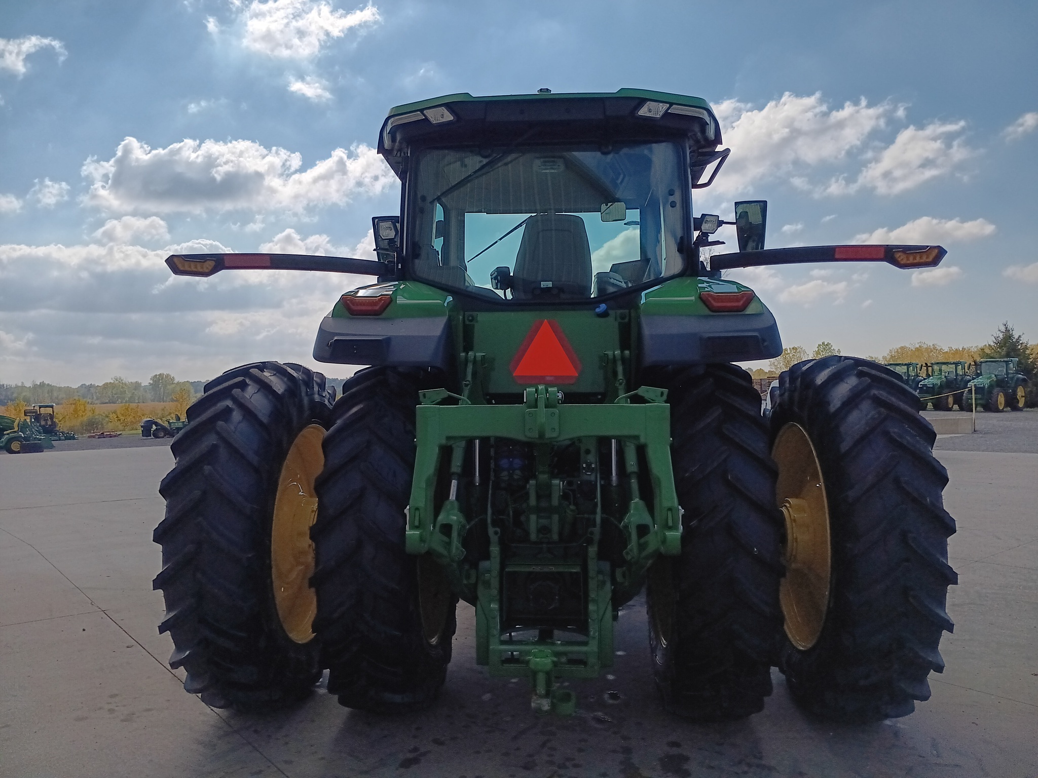 2024 John Deere 8R 250 Image 3